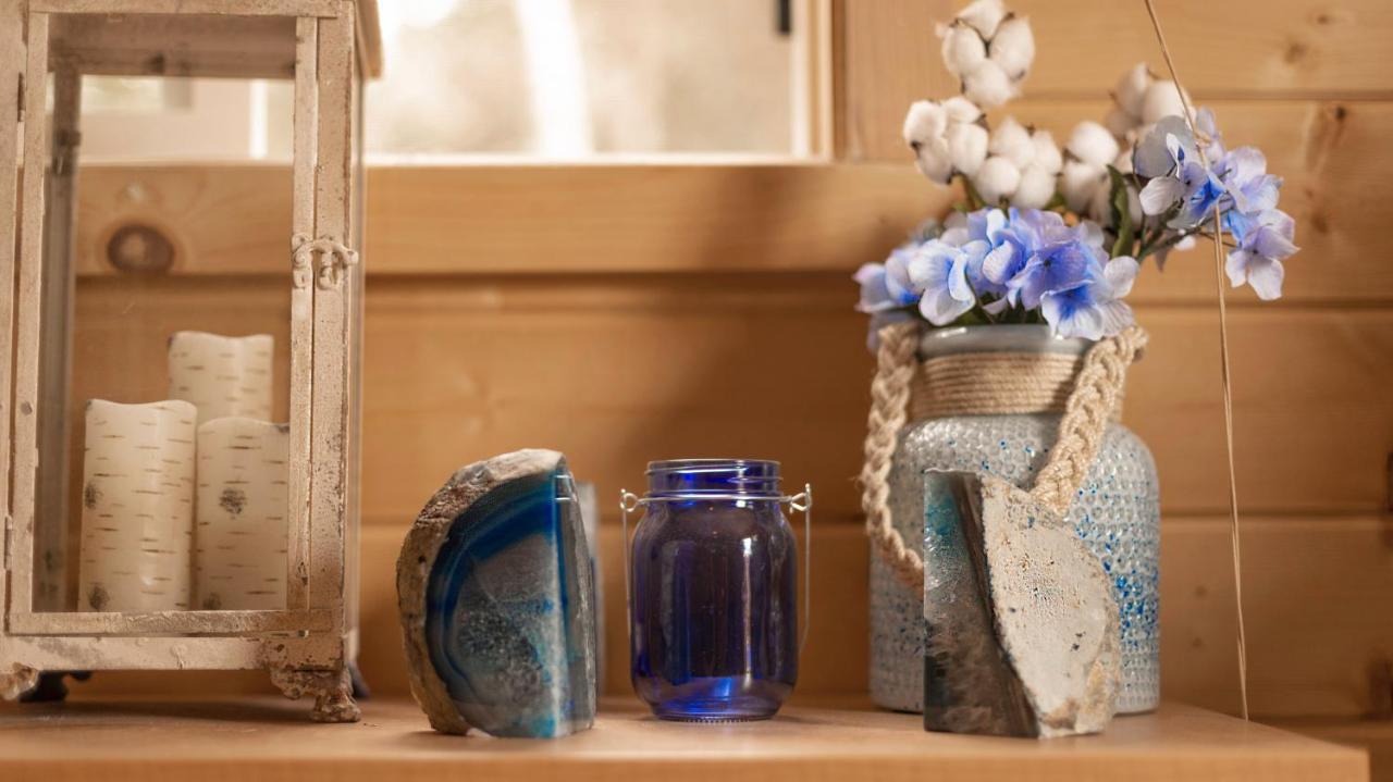 Charming Blue Farmhouse Cabin Duck Creek Village Экстерьер фото