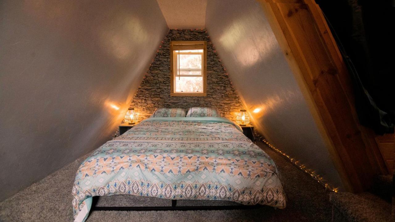 Charming Blue Farmhouse Cabin Duck Creek Village Экстерьер фото
