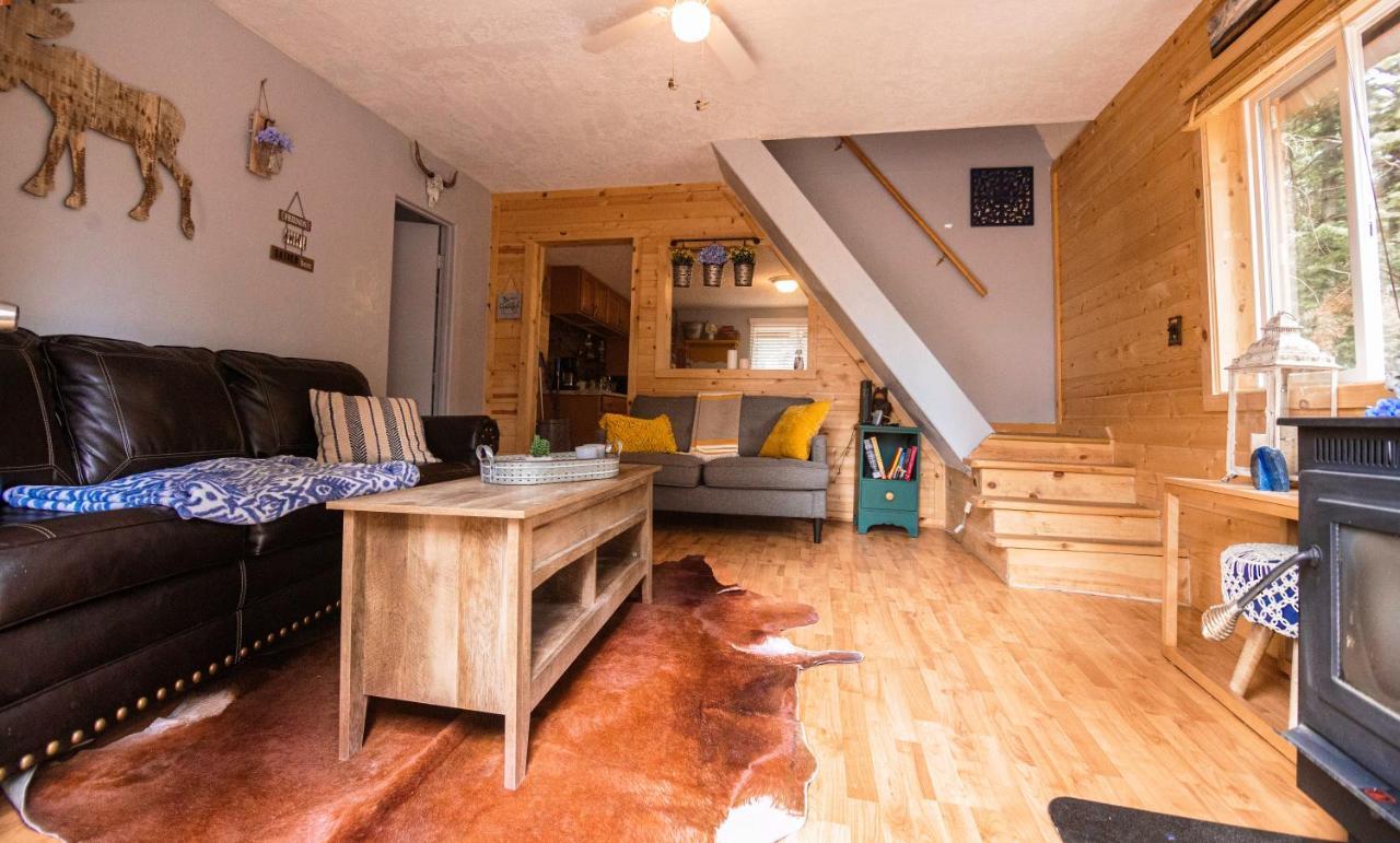 Charming Blue Farmhouse Cabin Duck Creek Village Экстерьер фото