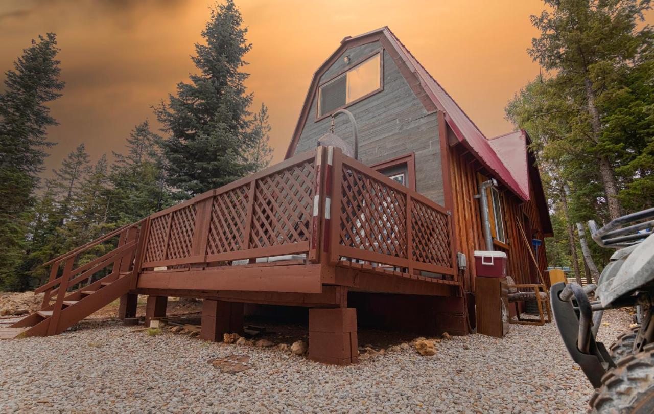 Charming Blue Farmhouse Cabin Duck Creek Village Экстерьер фото